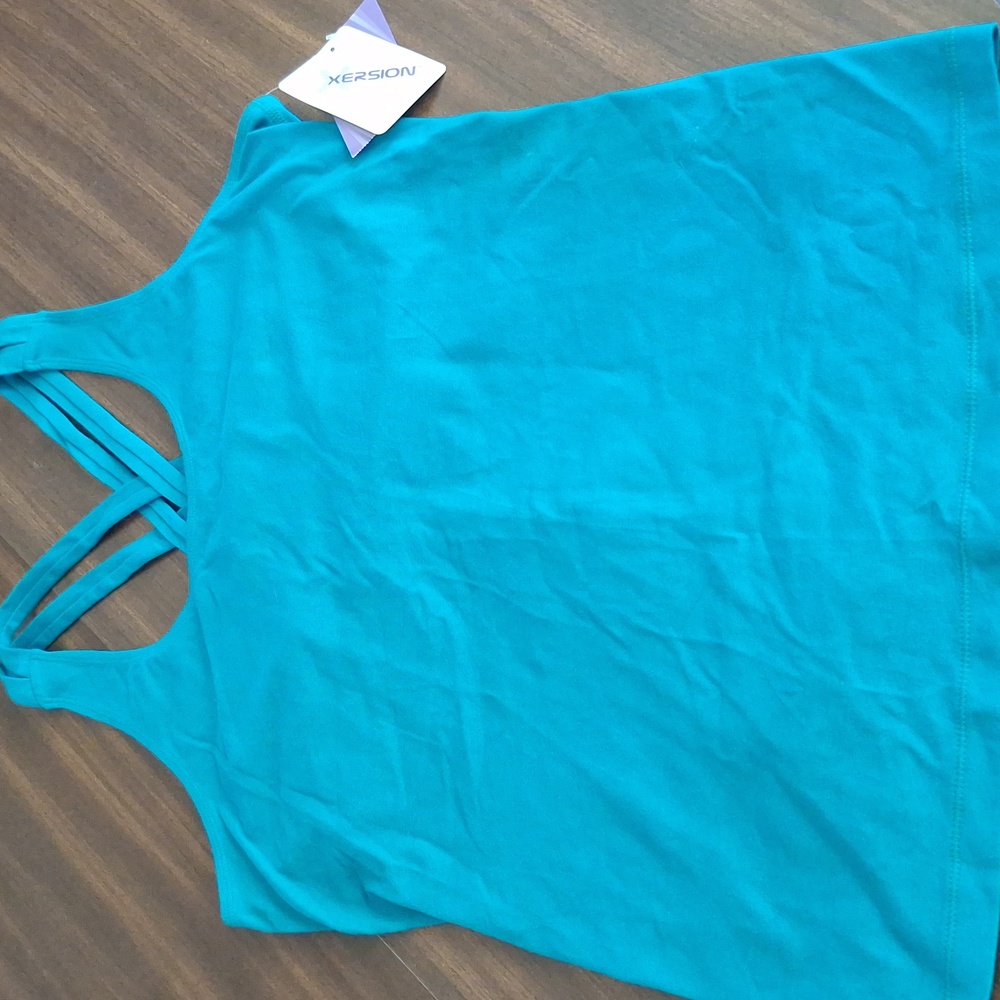 Xersion Yoga Tank in Captivating Green